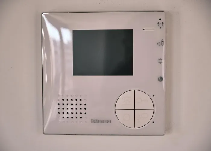 New Opposite To Presidential Palace * براتسيلافا