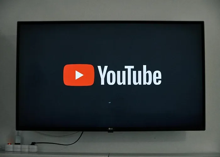 New Opposite To Presidential Palace براتسيلافا