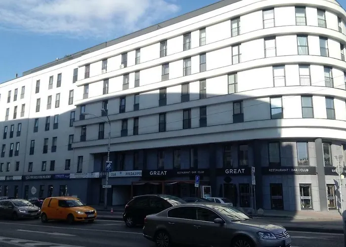 New Opposite To Presidential Palace * براتسيلافا